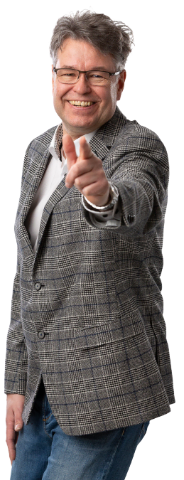 Alexander Kuckein | stehend | zeigend